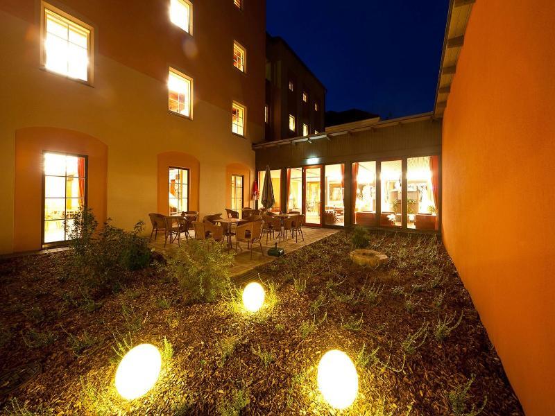 Jufa Hotel Weinviertel - Eselsmuehle Seefeld-Kadolz Eksteriør billede