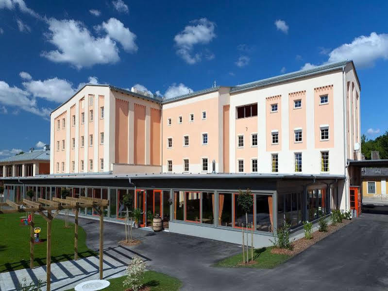 Jufa Hotel Weinviertel - Eselsmuehle Seefeld-Kadolz Eksteriør billede