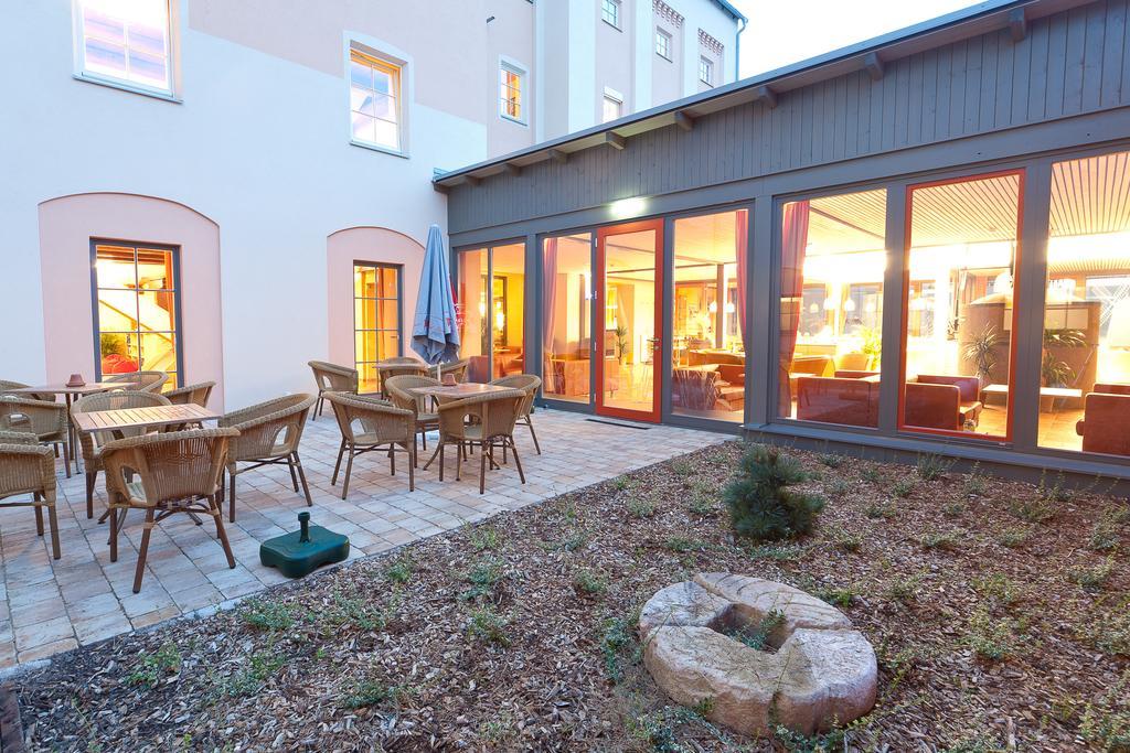 Jufa Hotel Weinviertel - Eselsmuehle Seefeld-Kadolz Eksteriør billede