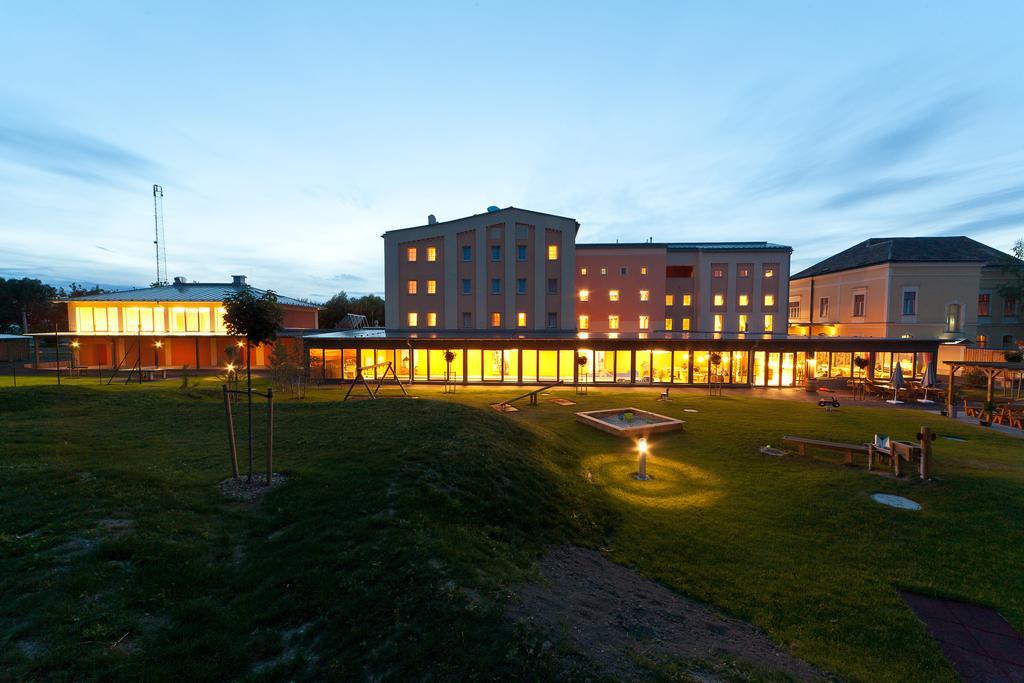 Jufa Hotel Weinviertel - Eselsmuehle Seefeld-Kadolz Eksteriør billede