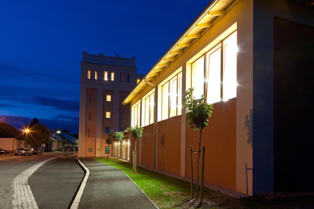 Jufa Hotel Weinviertel - Eselsmuehle Seefeld-Kadolz Eksteriør billede