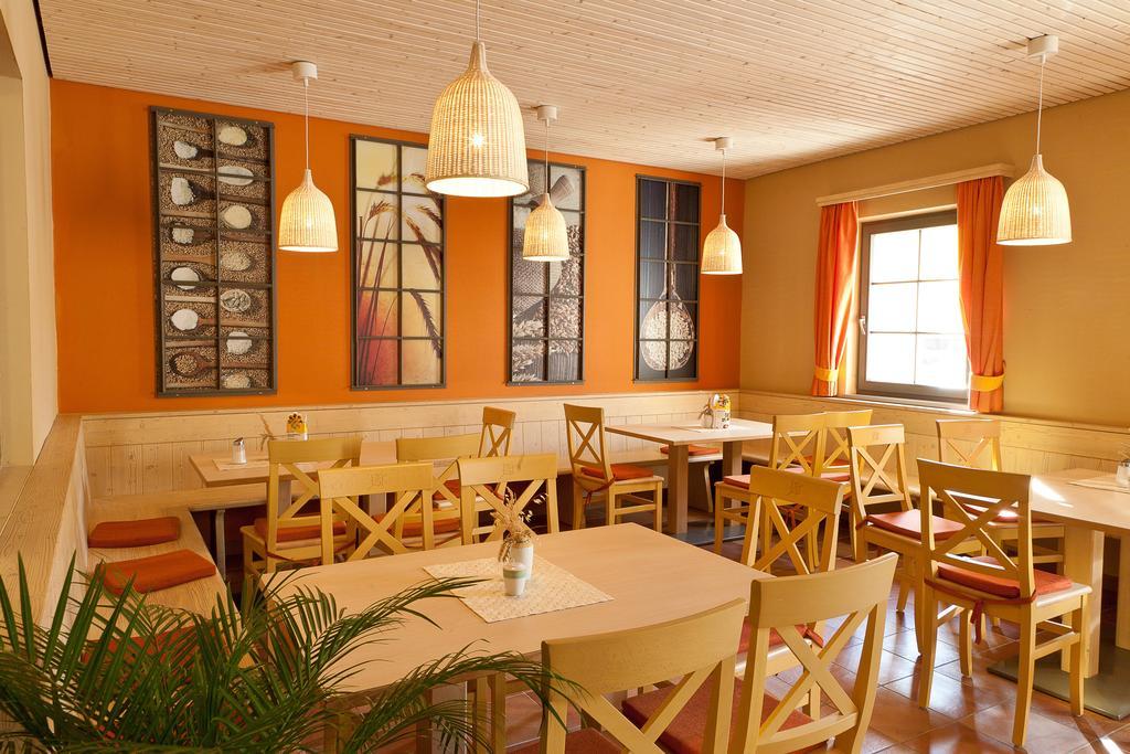 Jufa Hotel Weinviertel - Eselsmuehle Seefeld-Kadolz Eksteriør billede