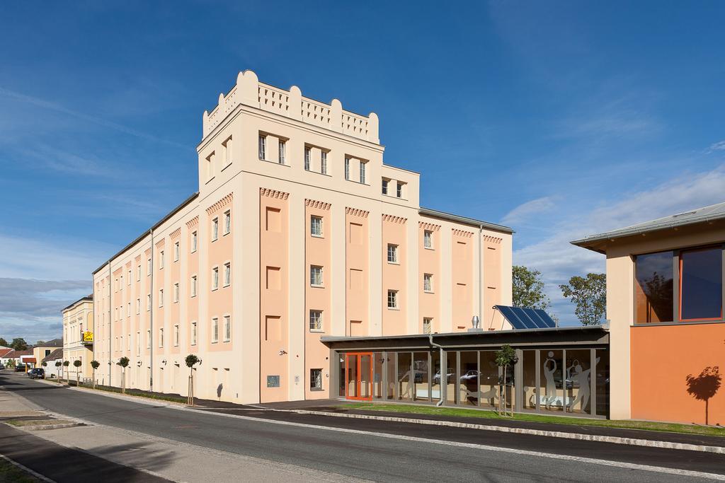 Jufa Hotel Weinviertel - Eselsmuehle Seefeld-Kadolz Eksteriør billede